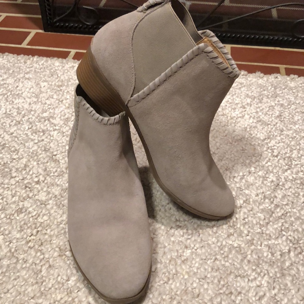 Jack Rogers light taupe boots